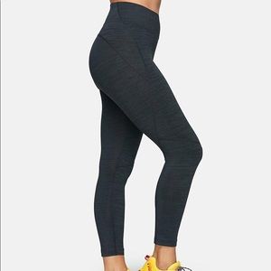 Outdoor Voices TechSweat 3/4 Leggings •